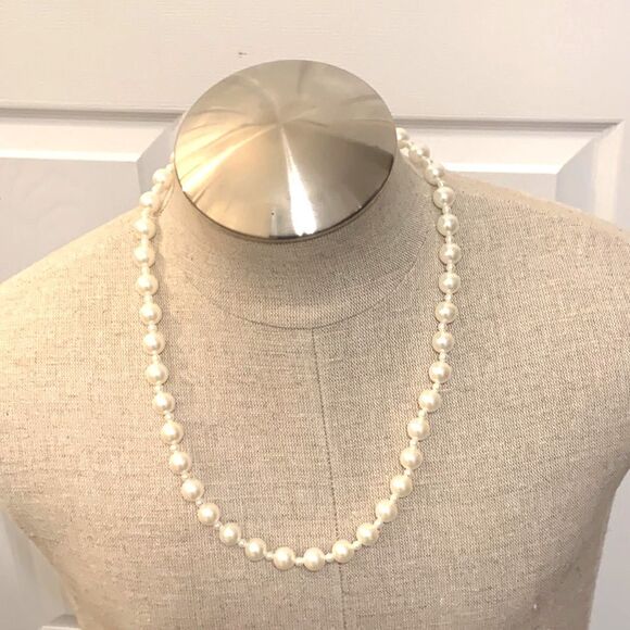 Classic 26” Women’s Classic Faux Pearl Necklace - Picture 1 of 4